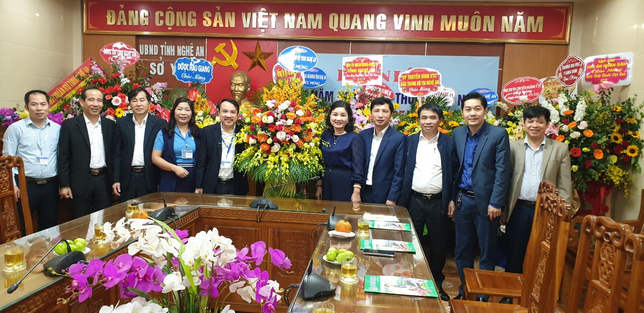 Trường Chính trị tỉnh Nghệ An chúc mừng ngành Y tế