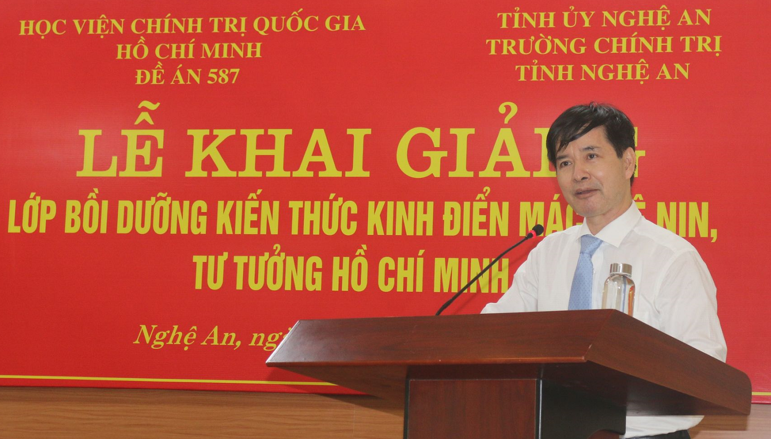 Khai giảng lớp Bồi dưỡng kiến thức Kinh điển Mác - Lênin, tư tưởng Hồ Chí Minh tại Nghệ An năm 2020