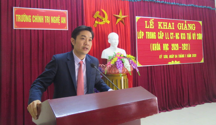 Trường Chính trị tỉnh Nghệ An tổ chức Khai giảng lớp Trung cấp lý luận chính trị - hành chính (khóa 13) tại huyện Kỳ Sơn