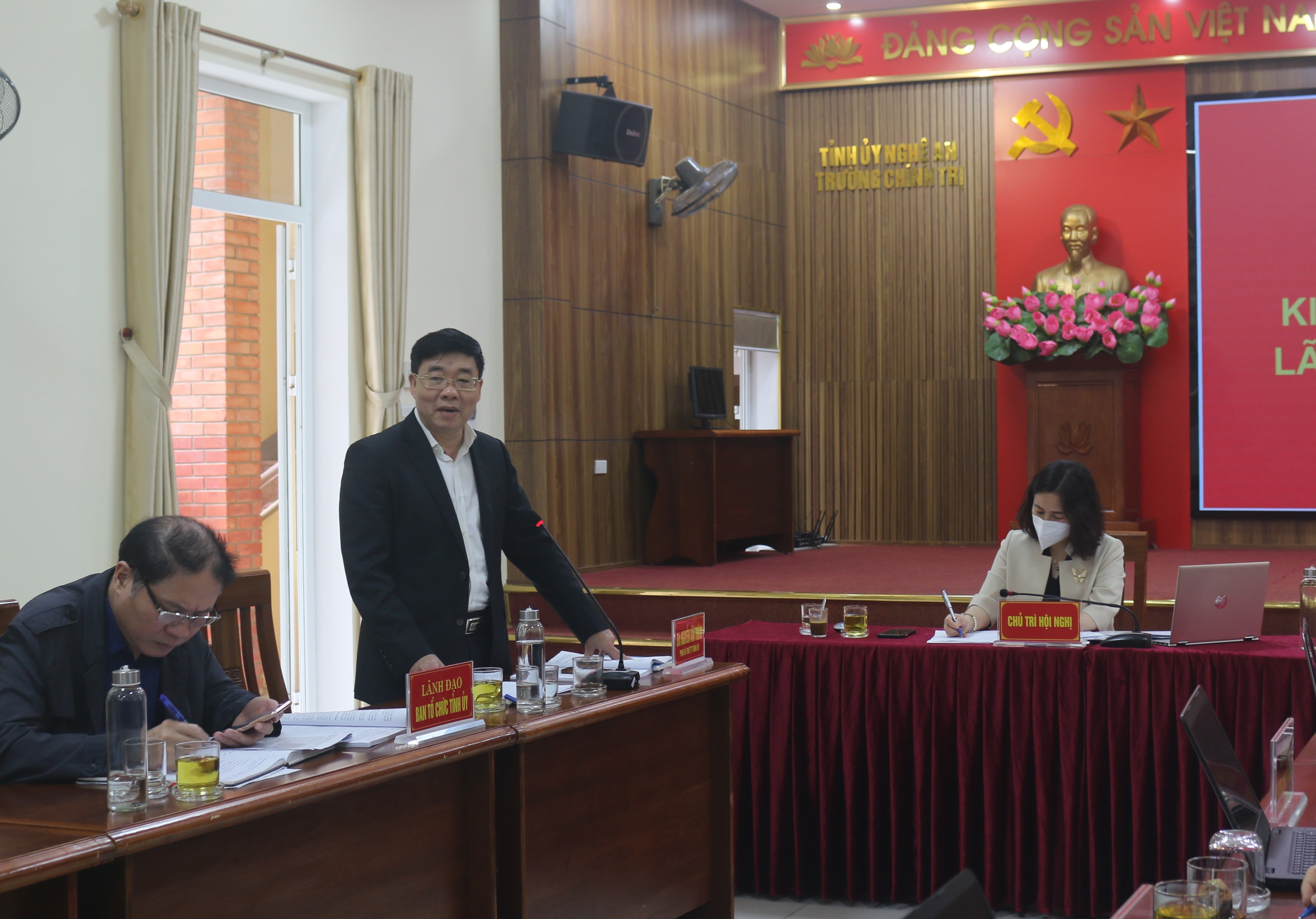 Trường Chính trị tỉnh Nghệ An tổ chức Hội nghị kiểm điểm tập thể, cá nhân lãnh đạo, quản lý năm 2021