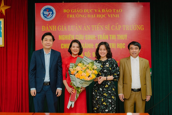 Đồng chí Trần Thị Thúy – Giảng viên Khoa Nhà nước và Pháp luật, Trường Chính trị tỉnh Nghệ An bảo vệ thành công luận án Tiến sỹ