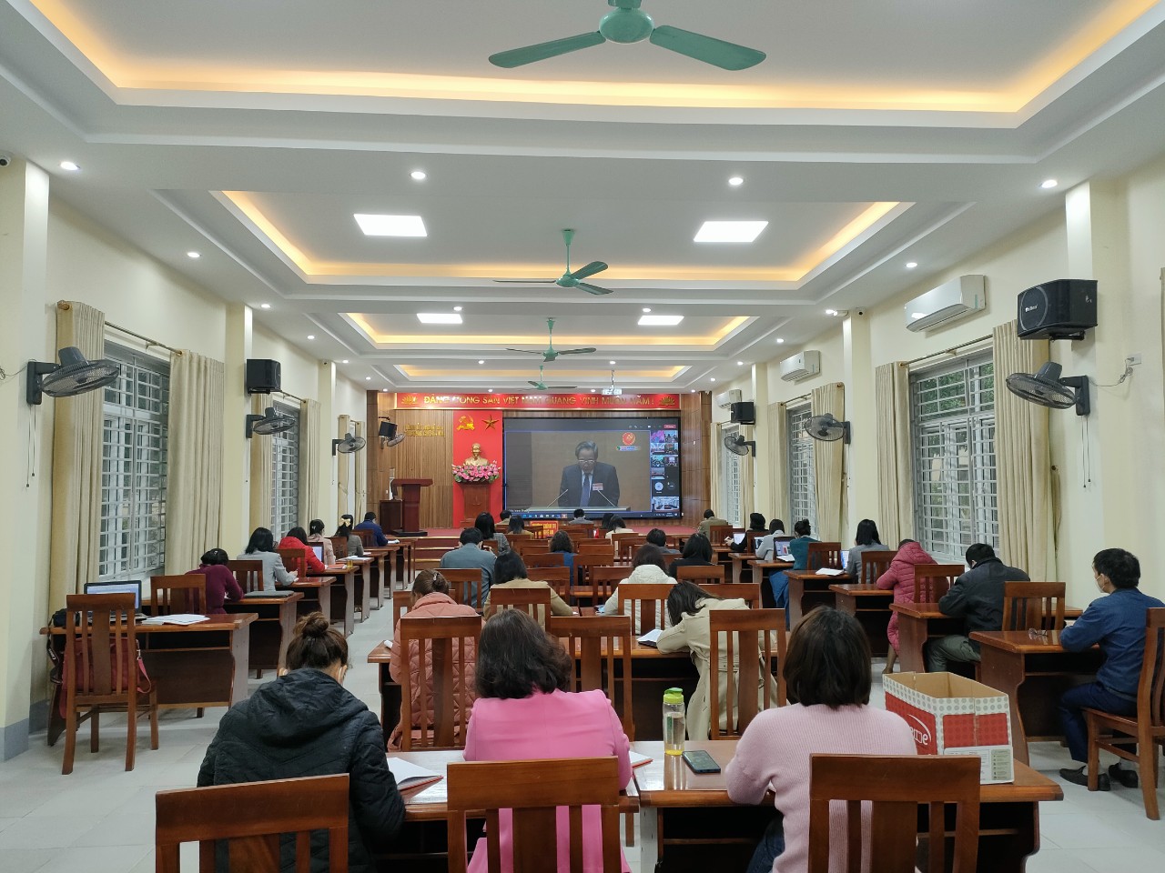 Đảng bộ Trường Chính trị tỉnh Nghệ An tham gia Hội nghị trực tuyến về Quán triệt, triển khai kết luận và quy định của Trung ương về xây dựng, chỉnh đốn Đảng
