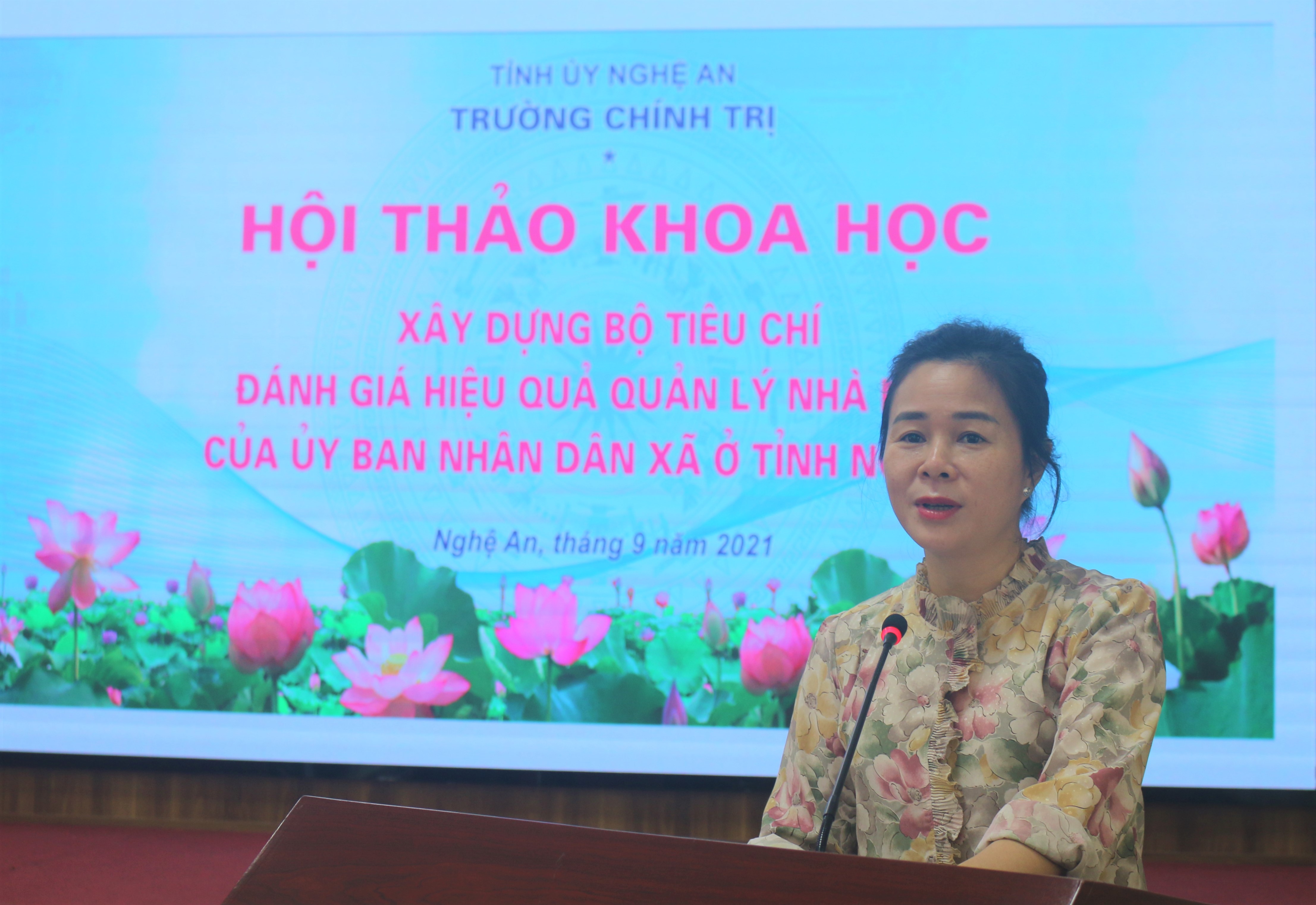Hội thảo khoa học “Xây dựng bộ tiêu chí đánh giá hiệu quả quản lý nhà nước của Ủy ban nhân dân xã ở tỉnh Nghệ An”