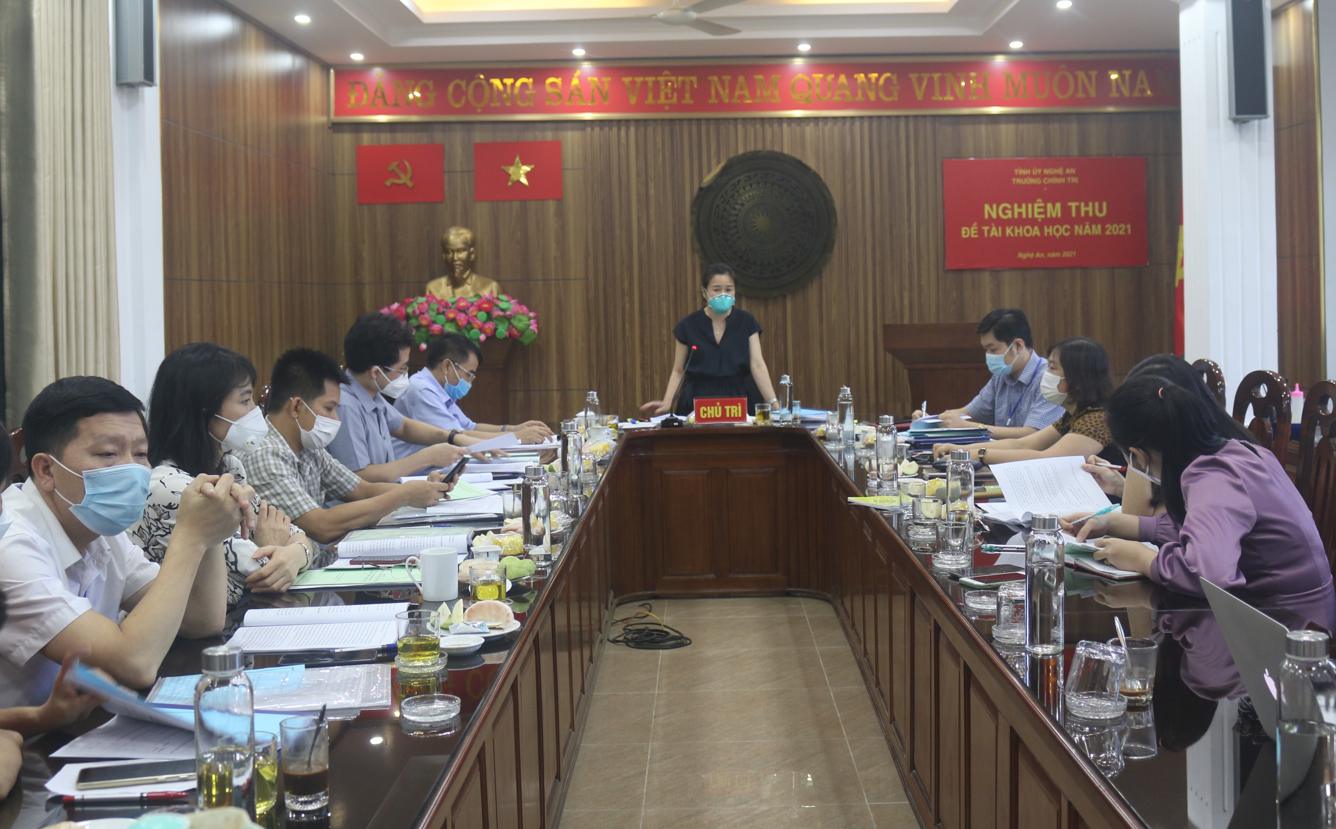 Trường Chính trị tỉnh Nghệ An tổ chức nghiệm thu đề tài khoa học cấp cơ sở năm 2021