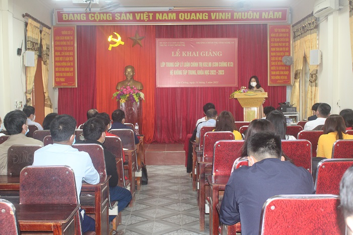 Khai giảng lớp Trung cấp lý luận chính trị K52B.9, (mở tại huyện Con Cuông) hệ không tập trung, khóa học 2022 - 2023