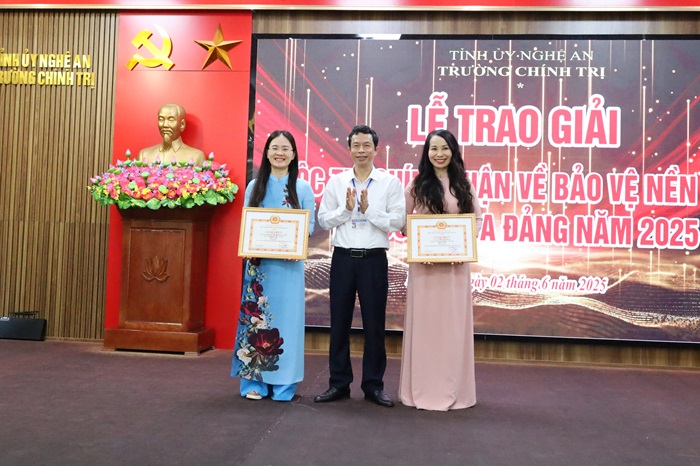Trao giải cấp Trường Cuộc thi chính luận về bảo vệ nền tảng tư tưởng của Đảng lần thứ Năm, năm 2025