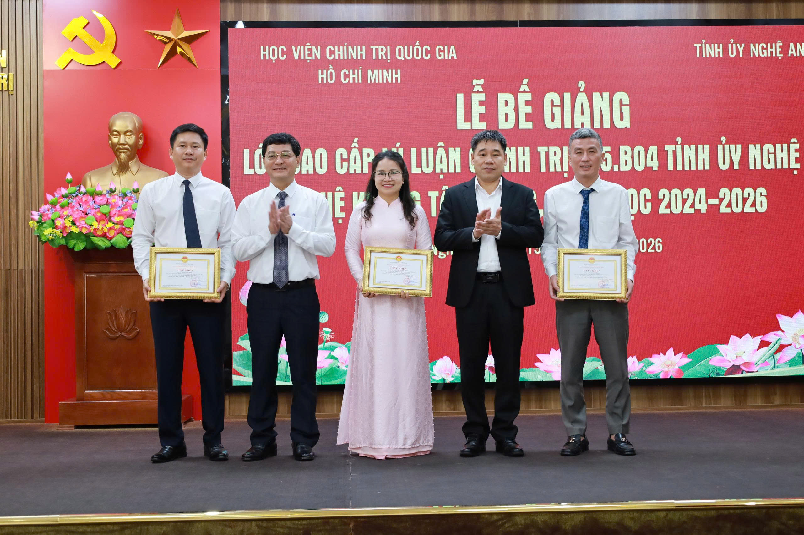 Lễ Bế giảng Lớp Cao cấp lý luận chính trị K75B04, khóa học 2024 - 2026 tại Nghệ An