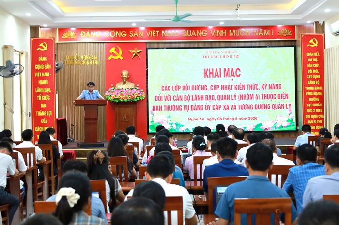 Khai mạc lớp Bồi dưỡng, cập nhật kiến thức, kỹ năng đối với cán bộ lãnh đạo, quản lý (nhóm 4) thuộc diện Ban Thường vụ cấp ủy cấp xã và tương đương quản lý (Lớp 02/2026)