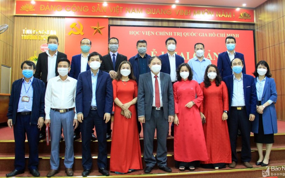Khai giảng hai lớp Cao cấp lý luận chính trị khóa 2021 - 2023 tại Nghệ An