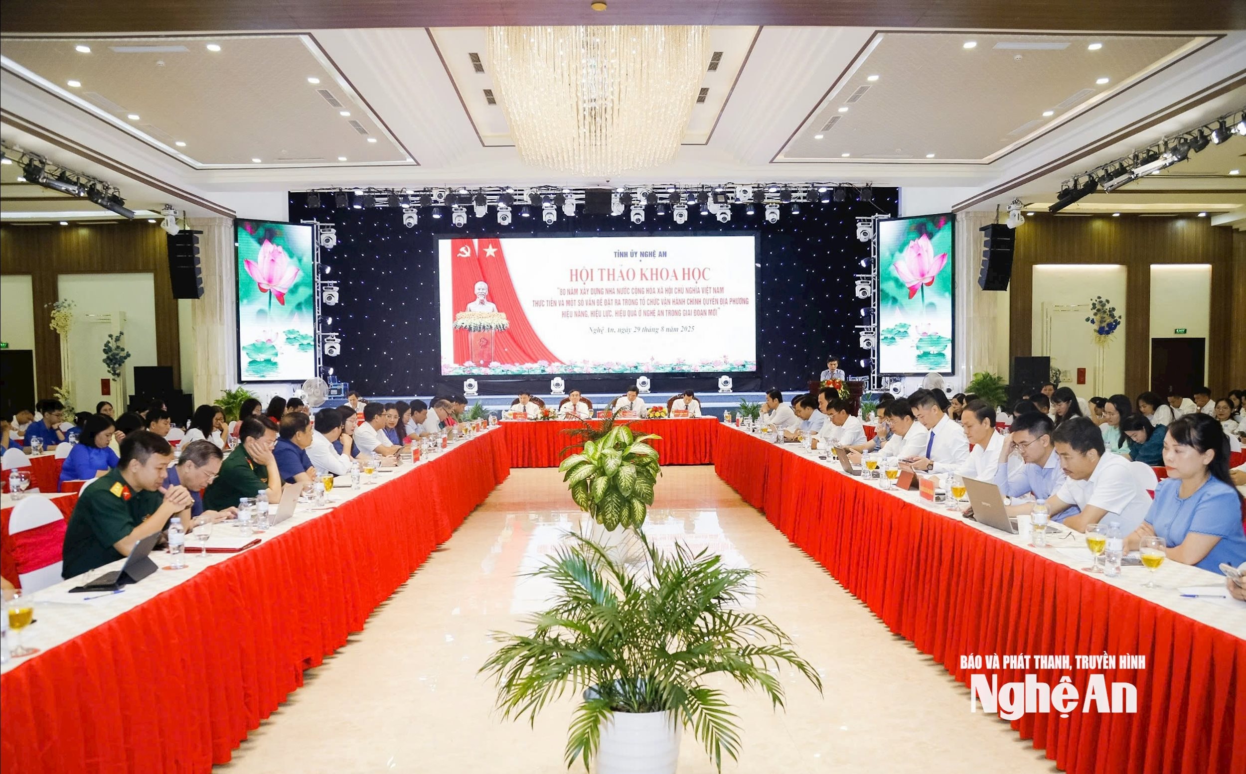 Hội thảo khoa học về xây dựng tổ chức và vận hành chính quyền địa phương 2 cấp ở Nghệ An trong giai đoạn mới