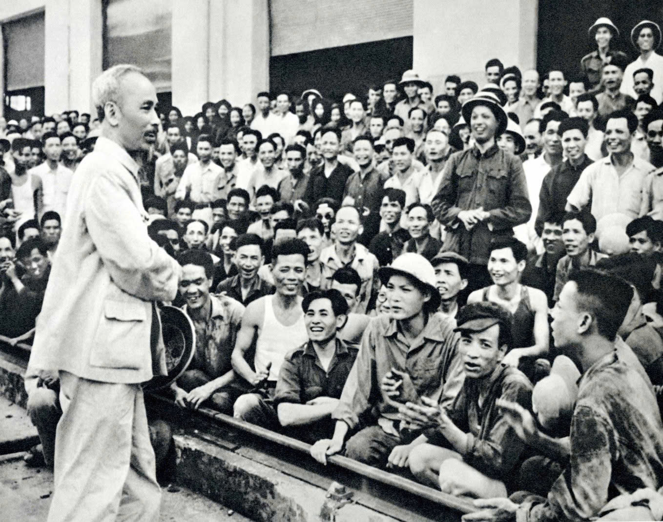 Vận dụng tư tưởng Hồ Chí Minh về tuyên truyền, vận động nhân dân trong bối cảnh mới hiện nay